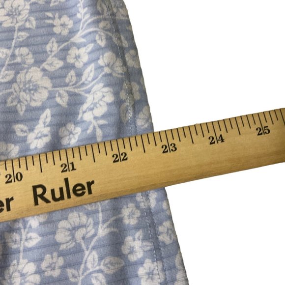 Derek Heart Woman’s‎ Blue White Floral Short Sleeve Top Size 2X - Picture 4 of 6